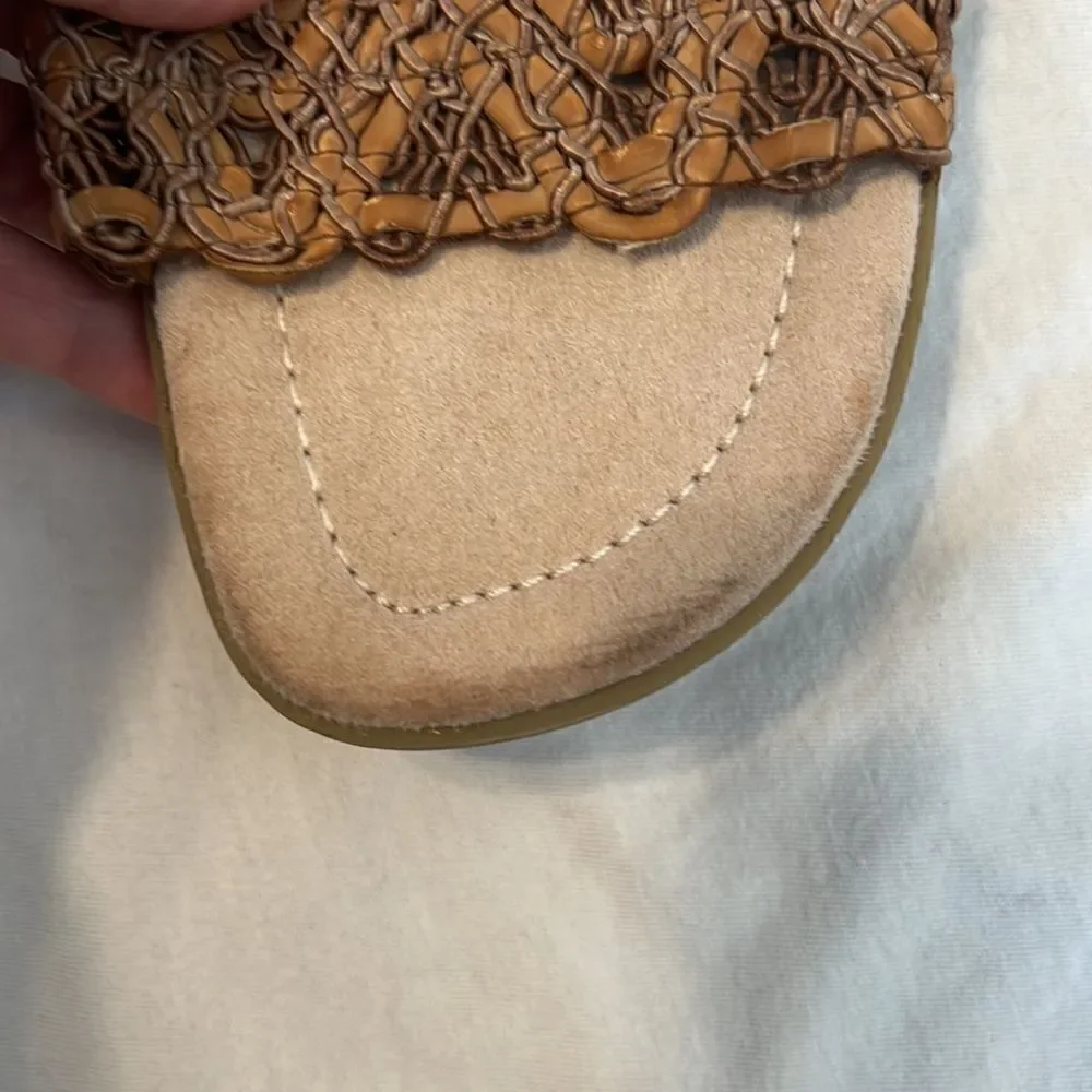 Montego Bay size 81/2 W comfy tan and brown slide sandals look new